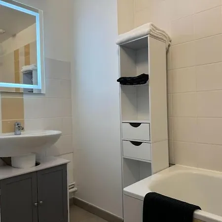 Apartament Souplex Avec Jardin Sedan